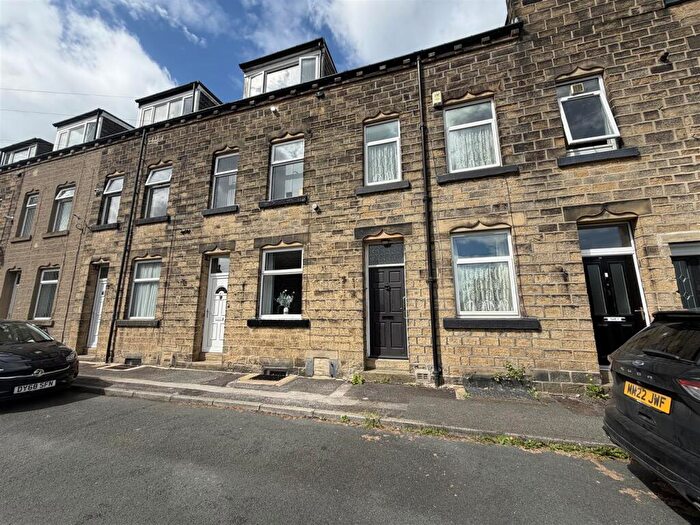 2 Bedroom Terraced House For Sale In Eelholme View Street, Keighley, BD20
