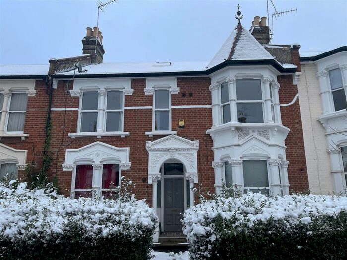 Studio To Rent In Oakfield Road, Finsbury Park, London, N4