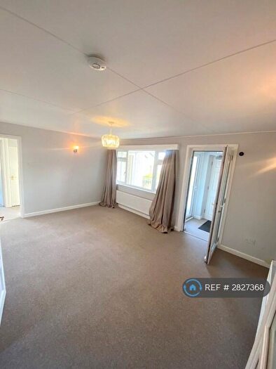 2 Bedroom Flat To Rent In Francis Court, Barrack Road, Exeter, EX2