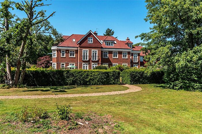 2 Bedroom Flat For Sale In Flanchford Road, Reigate, Surrey, RH2