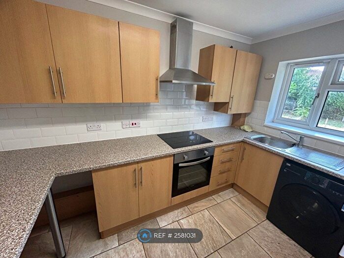 1 Bedroom Flat To Rent In Chequers Road, Loughton, IG10