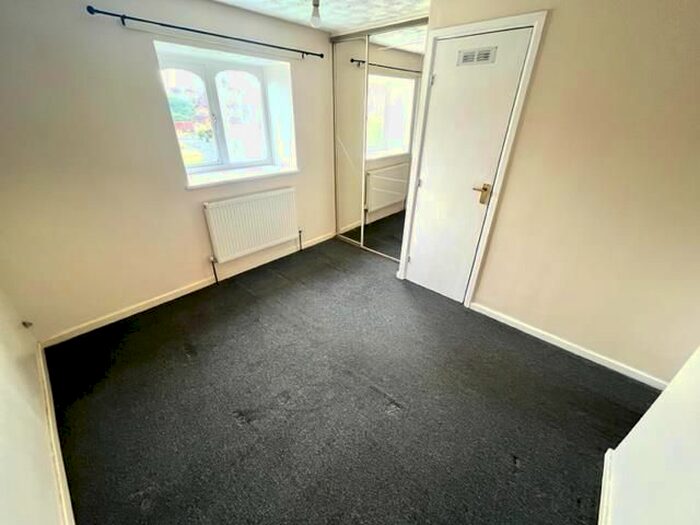 2 Bedroom Property To Rent In Wenyon Close, Tipton, DY4