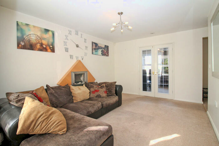 3 Bedroom Town House To Rent In Roxburgh Mews, Bramley, Leeds, LS12