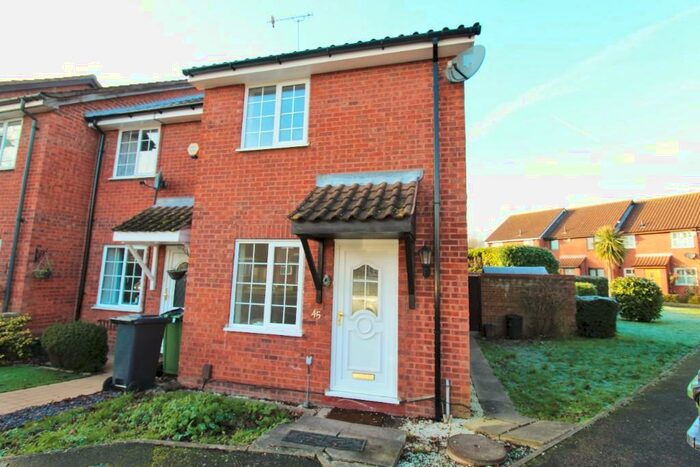 2 Bedroom Terraced House To Rent In Broomfield Avenue, Cheshunt, EN10