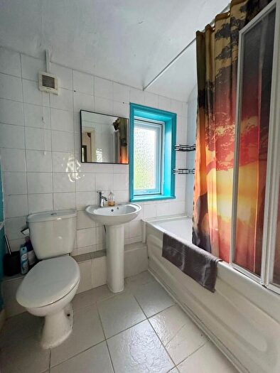 3 Bedroom Semi-Detached House For Sale In Felton Avenue, Close To Civic Centre, Manchester, M22