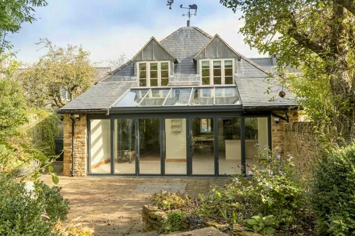 4 Bedroom Semi-Detached House To Rent In Kingham, Oxfordshire, OX7