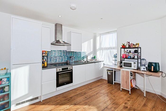 2 Bedroom Flat For Sale In High Street, Slough, SL1