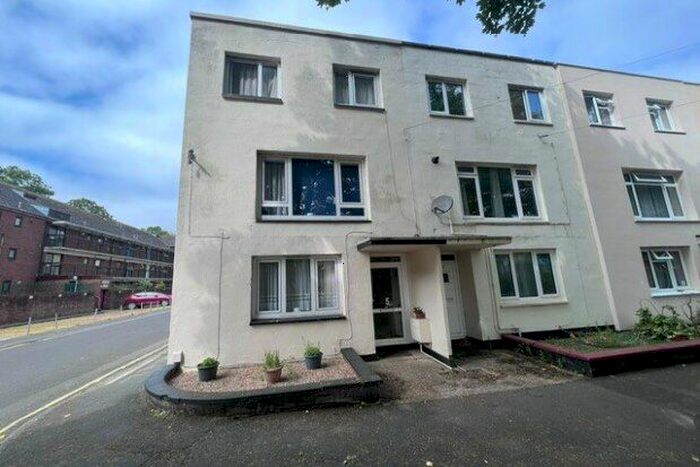 4 Bedroom Property To Rent In Broad Green, Southampton, SO14