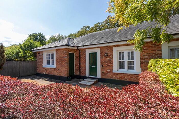 3 Bedroom Semi-Detached Bungalow For Sale In Winchfield Court, Winchfield, RG27