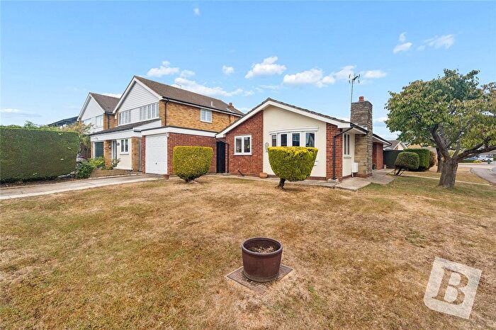 3 Bedroom Bungalow For Sale In Woollard Way, Blackmore, Ingatestone, Essex, CM4