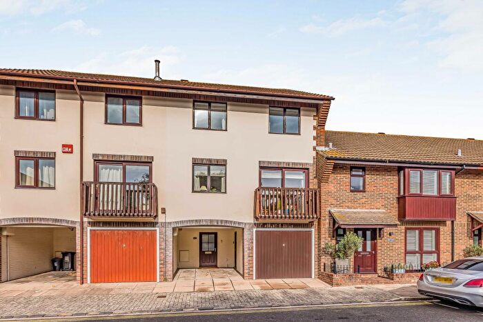 4 Bedroom Town House For Sale In St Nicholas Street, Old Portsmouth, PO1