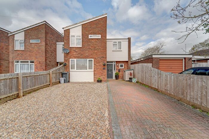 3 Bedroom Semi-Detached House For Sale In The Close, Bedford, MK44