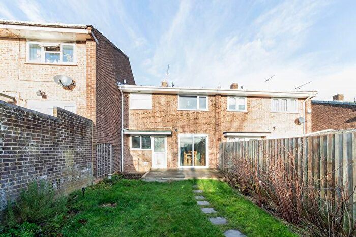 3 Bedroom Terraced House For Sale In Woodfield, Banbury, OX16