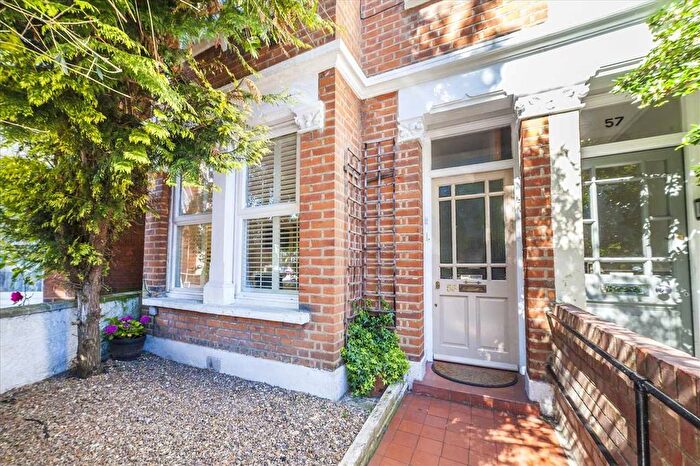 2 Bedroom Flat For Sale In Ivy Crescent, Chiswick, W4