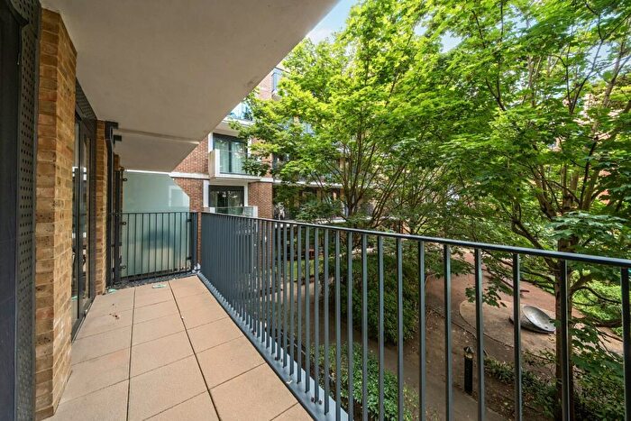 1 Bedroom Flat For Sale In Albatross Way, London, SE16