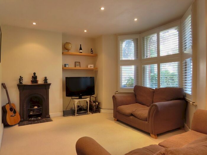 2 Bedroom Apartment To Rent In Milton Road, Herne Hill, London, SE24
