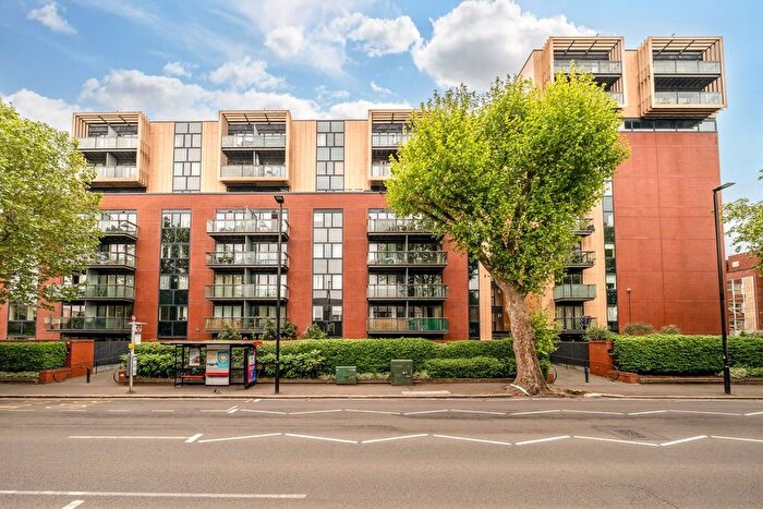 2 Bedroom Flat For Sale In London Road, Isleworth, TW7