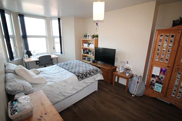 4 Bedroom Maisonette To Rent In Grosvenor Avenue, Newcastle Upon Tyne, NE2