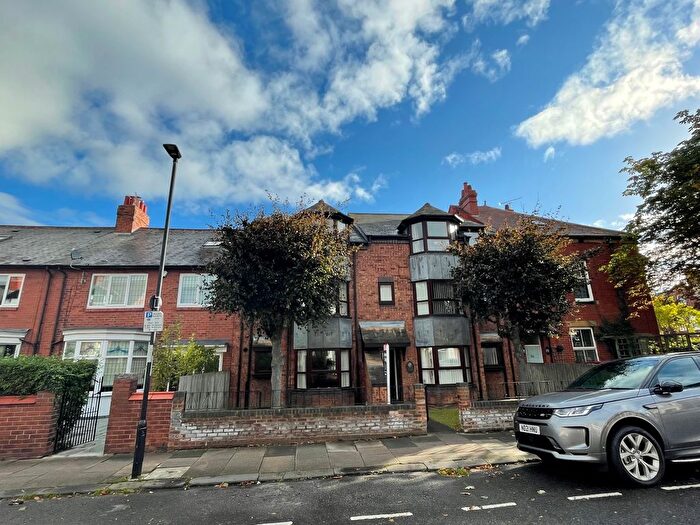 2 Bedroom Flat To Rent In Beech Court, Newcastle Upon Tyne, NE3