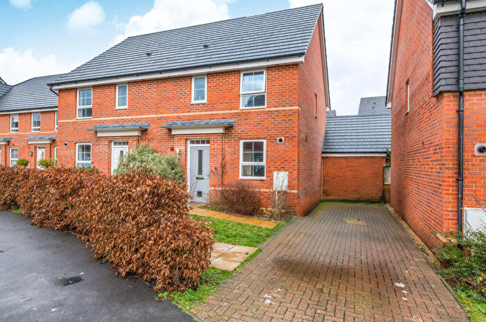3 Bedroom Semi Detached House For Sale In Doris Bunting Road, Ampfield, Romsey, Hampshire, SO51