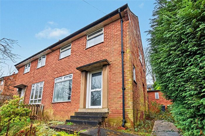 2 Bedroom Semi Detached House For Sale In Lincombe Drive, Leeds, LS8
