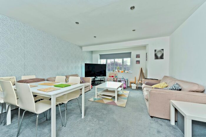 2 Bedroom Maisonette To Rent In Giggs Hill Gardens, Thames Ditton, Surrey, KT7