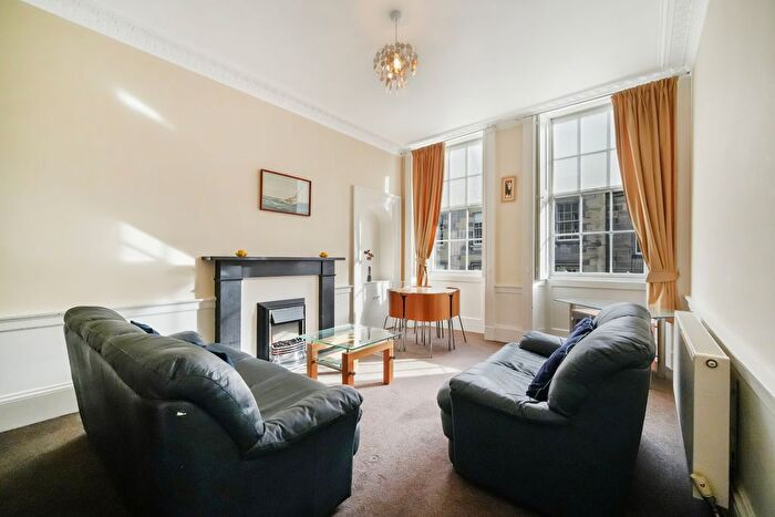 3 Bedroom Flat For Sale In / Barony Street, Edinburgh, EH3