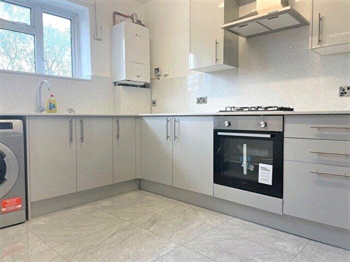 1 Bedroom Apartment To Rent In Reddington Drive, Slough, SL3