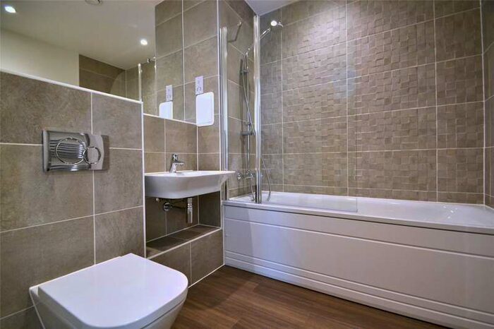 2 Bedroom Penthouse Flat To Rent In William House, Ringers Road, Bromley, BR1