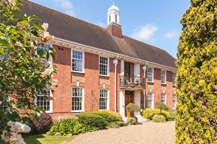 1 Bedroom Flat For Sale In Belvedere Court, High Street, Hoddesdon, EN11