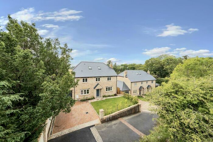4 Bedroom Detached House For Sale In Bladon, Oxfordshire, OX20