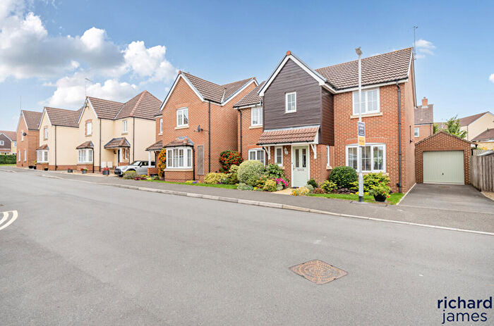 4 Bedroom Detached House For Sale In Mustang Way, Swindon, SN5