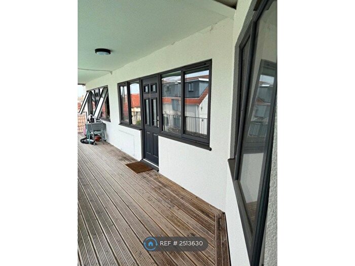 1 Bedroom Flat To Rent In West Court, Bedminster, Bristol, BS3