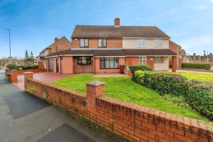 3 Bedroom Semi Detached House For Sale In Churchill Road, Walsall, West Midlands, WS2