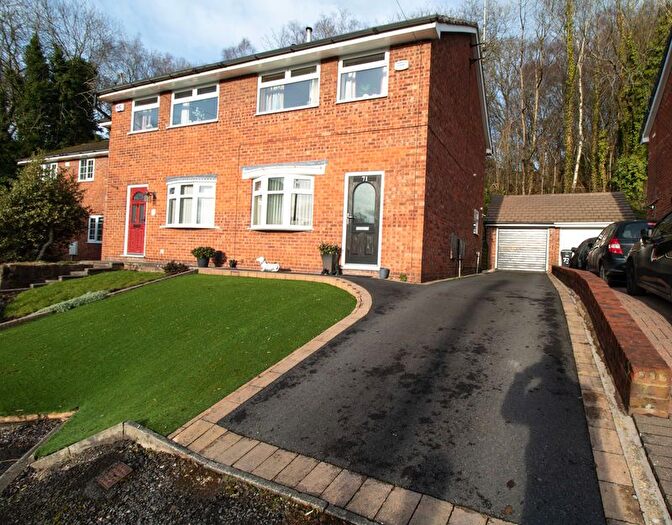 3 Bedroom Semi Detached House For Sale In Riverside Drive, Stoneclough, Manchester, M26