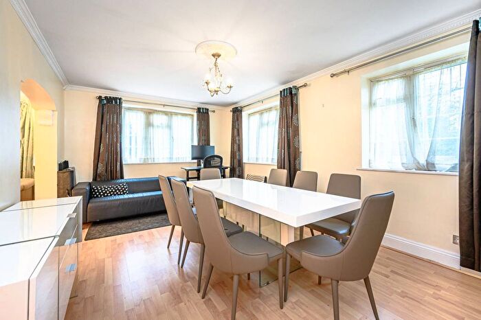 3 Bedroom Flat For Sale In Beaufort Park, Hampstead Garden Suburb, London, NW11