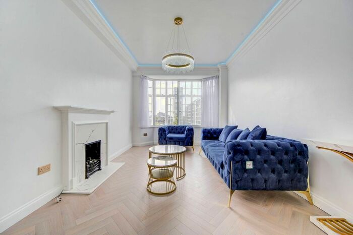 1 Bedroom Flat To Rent In Warwick Gardens, Earls Court, London, W14