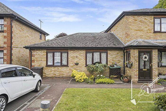 1 Bedroom Bungalow For Sale In St James Oaks, Trafalgar Road, Gravesend, DA11
