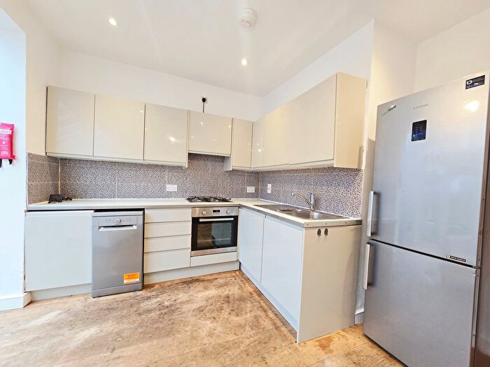 5 Bedroom Terraced House To Rent In Luton Road, Walthamstow, E17