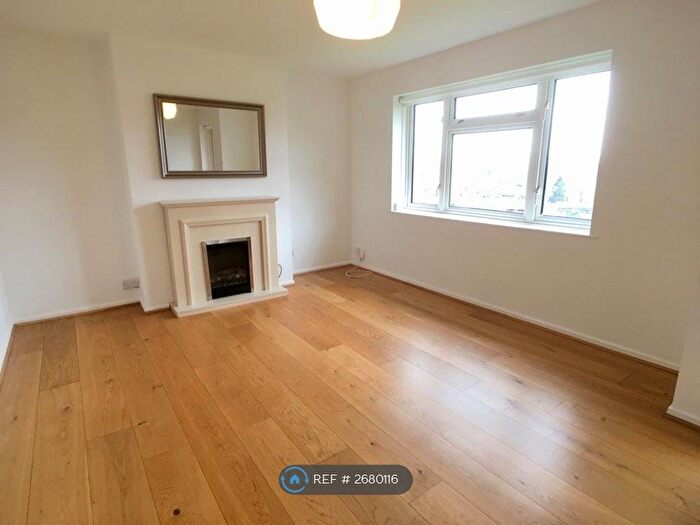 2 Bedroom Flat To Rent In Clifton Vale Close, Bristol, BS8