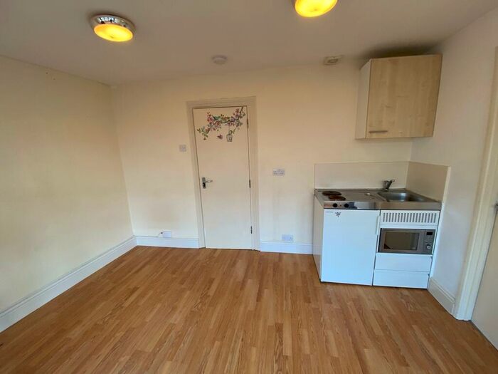 Studio To Rent In Studio Flat, Woodford Green, IG8