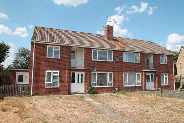 2 Bedroom Flat For Sale In Sutton Courtenay, Oxfordshire, OX14