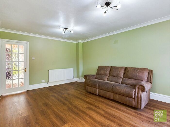4 Bedroom Semi-Detached House To Rent In Priory Street, Farnborough, Hampshire, GU14