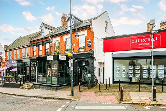 2 Bedroom Flat To Rent In George Lane, London, E18