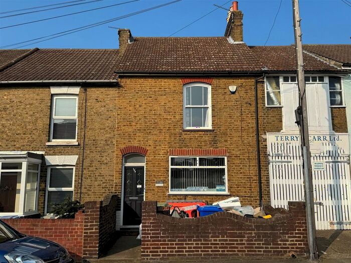 1 Bedroom Flat To Rent In Shortlands Road, Sittingbourne, ME10