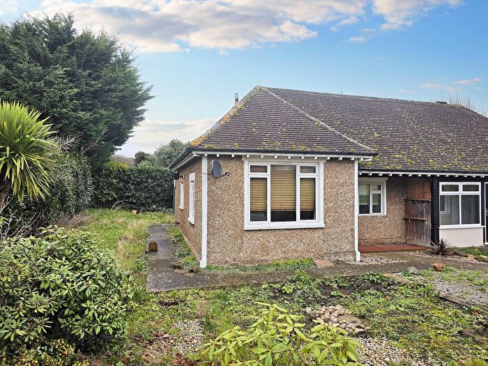 1 Bedroom Bungalow For Sale In Rolvenden Road, Benenden, Cranbrook, TN17