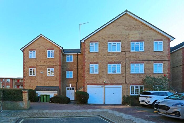 1 Bedroom Apartment To Rent In Havil Street, London, SE5