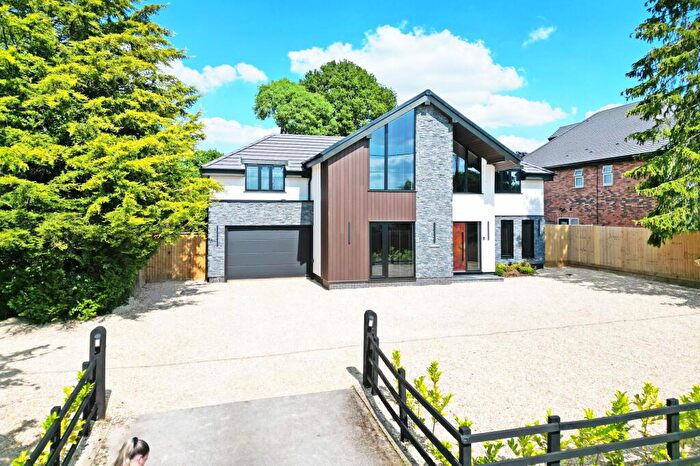 5 Bedroom Detached House For Sale In Old Warwick Road, Rowington, CV35