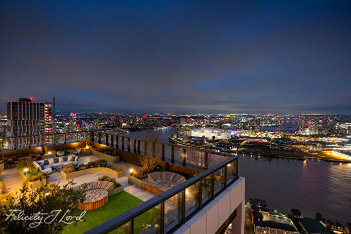 1 Bedroom Apartment For Sale In Landmark Square, London, E14