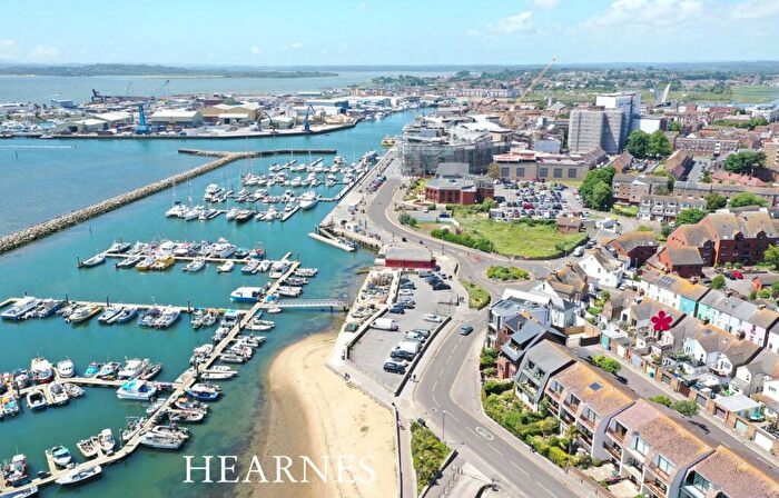 3 Bedroom End Of Terrace House For Sale In Stanley Road, Poole, BH15